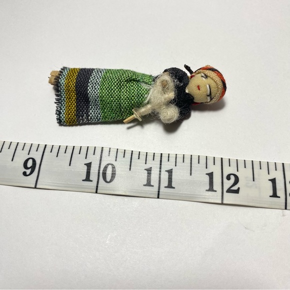 Primitive Folk Art Doll Brooch Pin - Picture 4 of 4